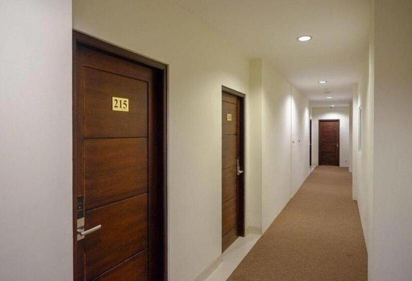 Sans Hotel Nagari Malioboro