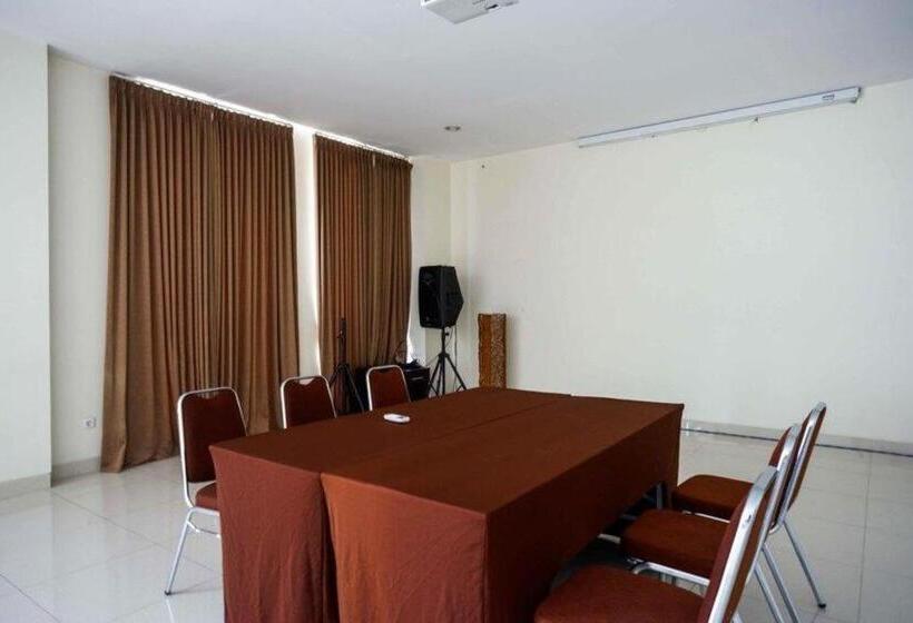 Sans Hotel Nagari Malioboro