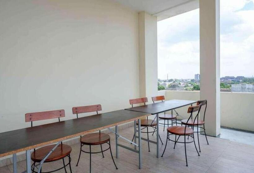 Sans Hotel Nagari Malioboro