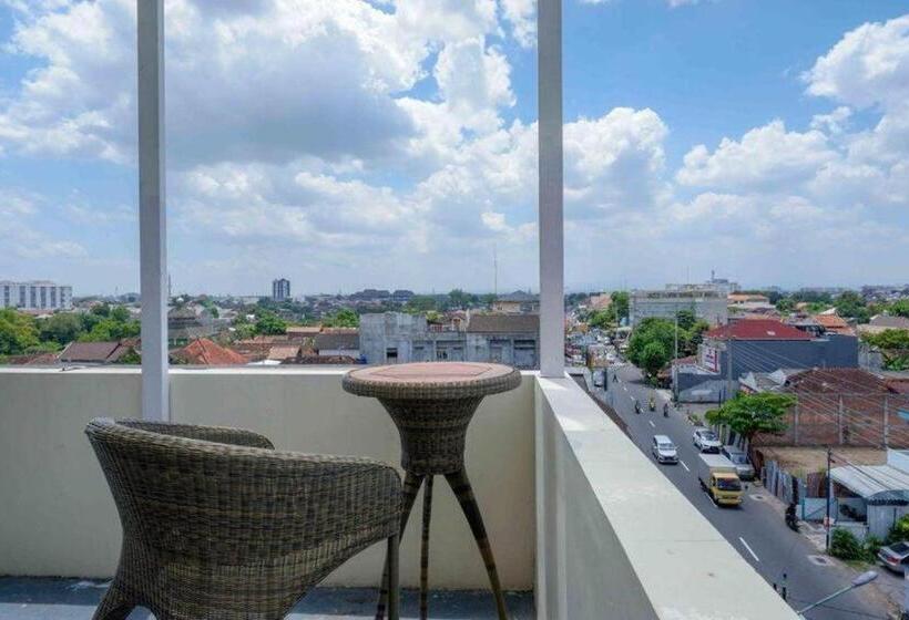 Sans Hotel Nagari Malioboro