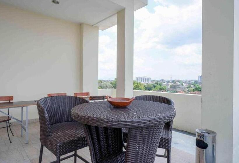 Sans Hotel Nagari Malioboro