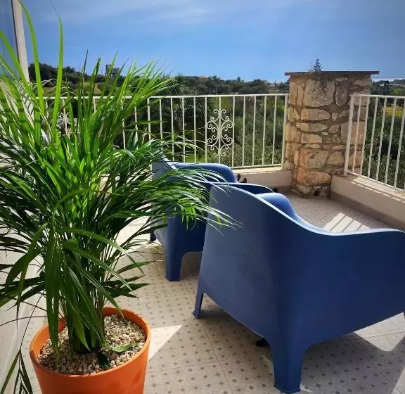تختخواب و صبحانه Farfalla Blu