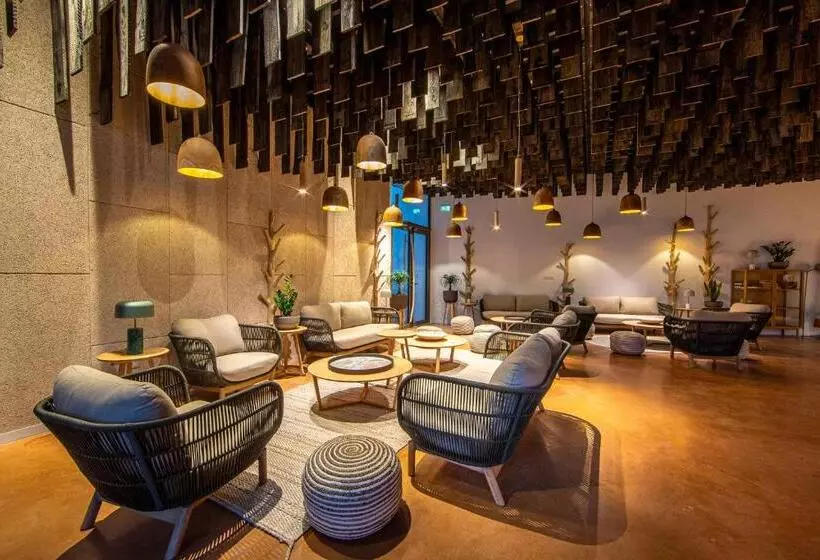 ホテル Hôtel Ecolodgee