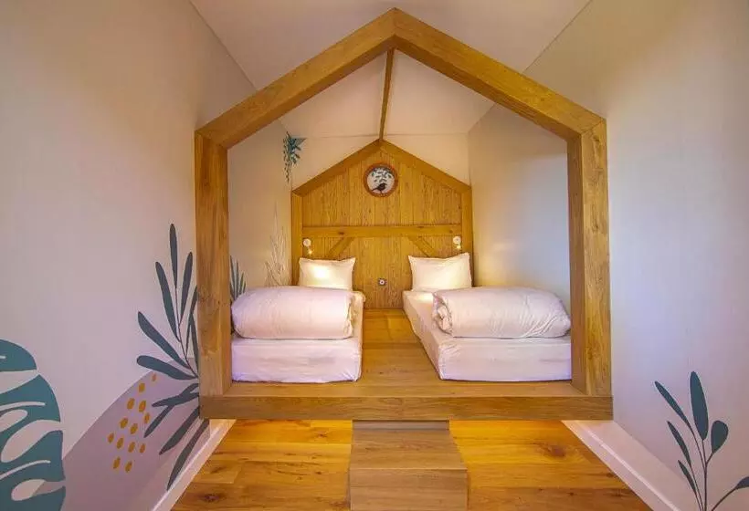 ホテル Hôtel Ecolodgee