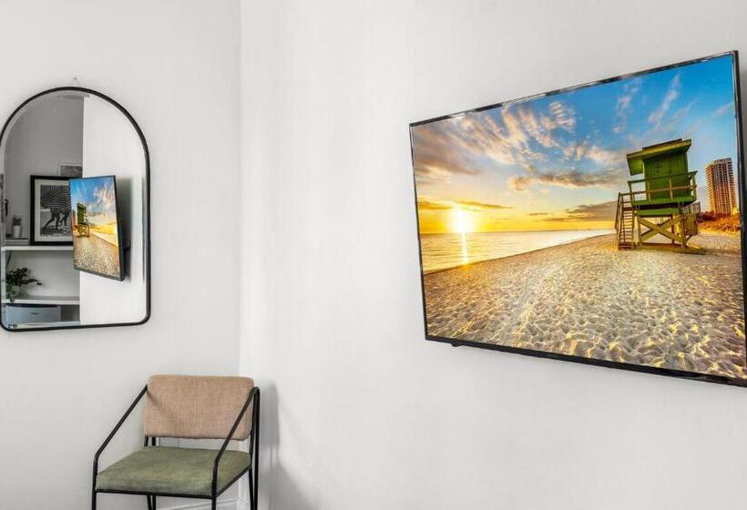 هتل Luxuri Suites 218 In Miami Beach