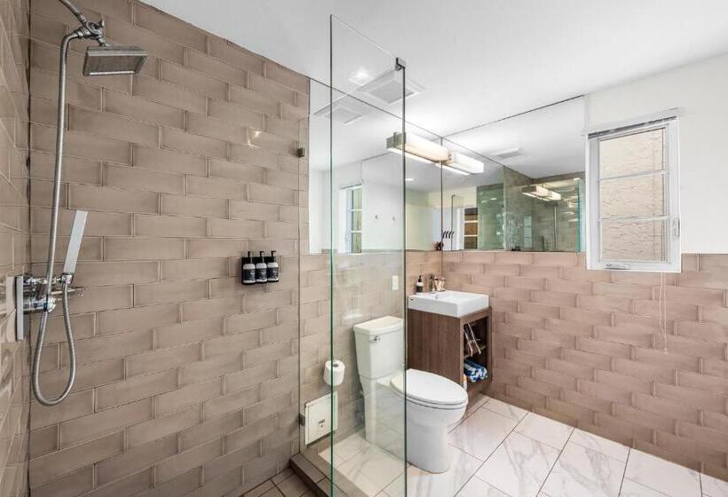 هتل Luxuri Suites 218 In Miami Beach