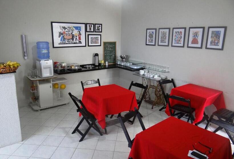 הוסטל Pousada Vó Otília