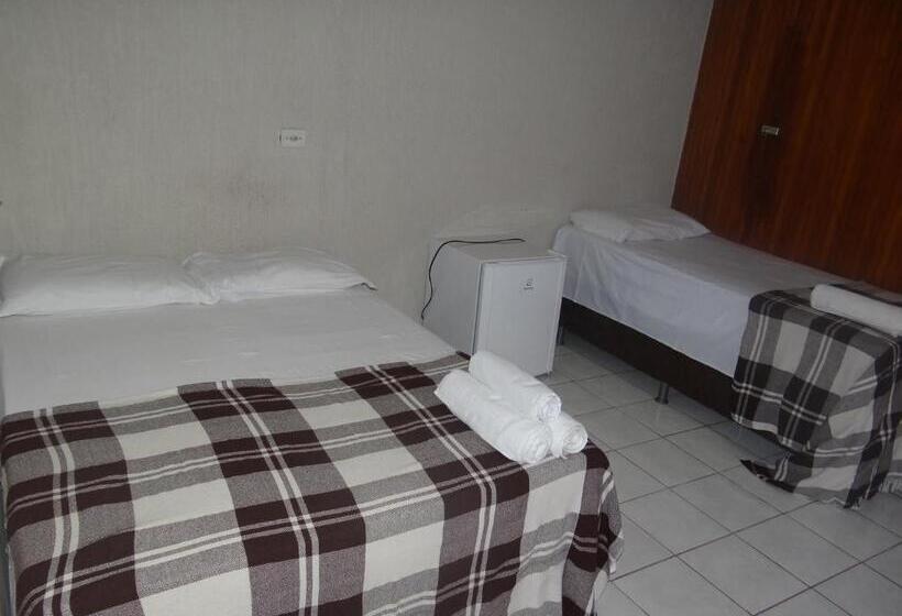 הוסטל Pousada Vó Otília