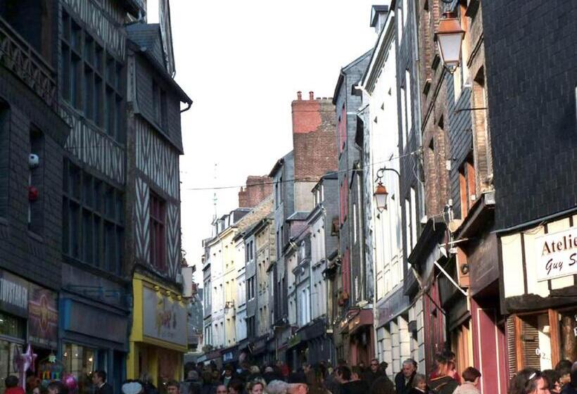 פנסיון Atelier D Art Saint Leonard