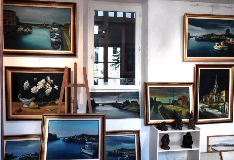 پانسیون Atelier D Art Saint Leonard