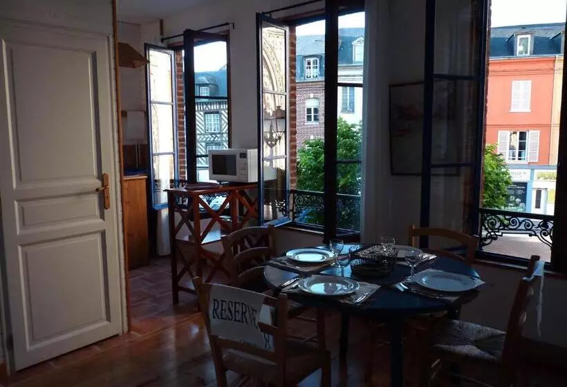 پانسیون Atelier D Art Saint Leonard