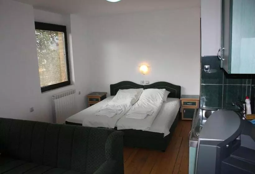 پانسیون Guesthouse Kraljica