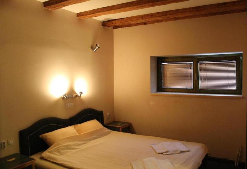 پانسیون Guesthouse Kraljica