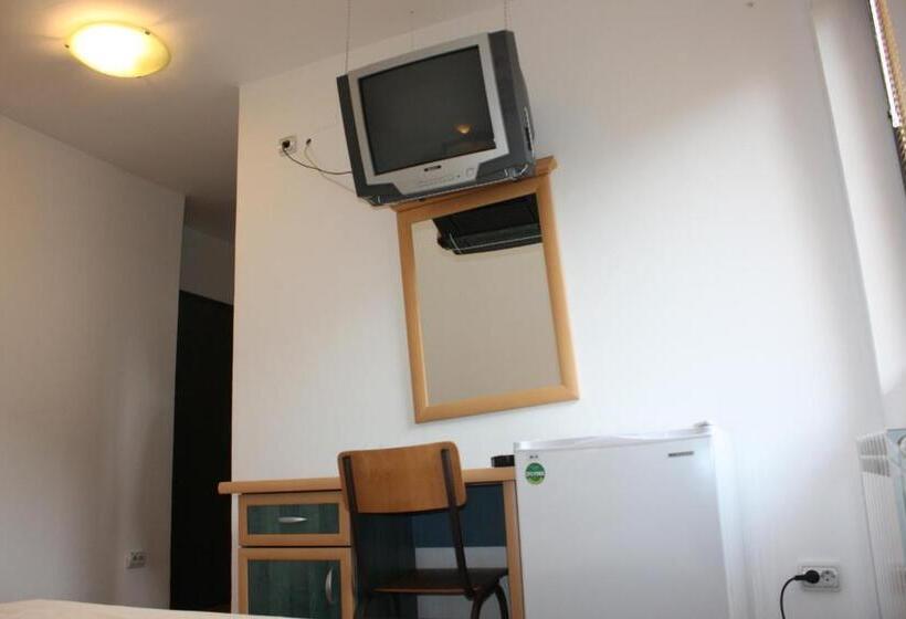 پانسیون Guesthouse Kraljica