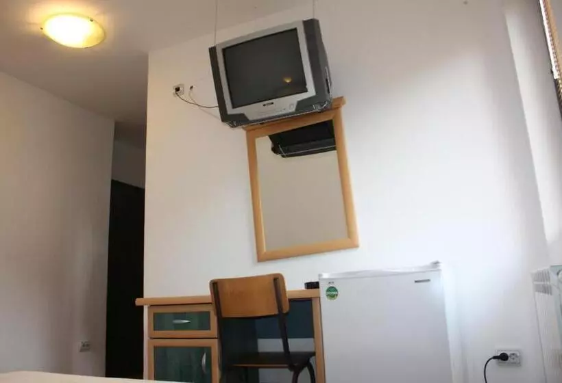 پانسیون Guesthouse Kraljica