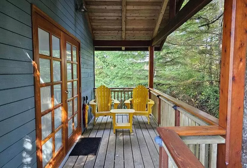 Aamiaismajoitus (B&B) Snug Harbour Inn
