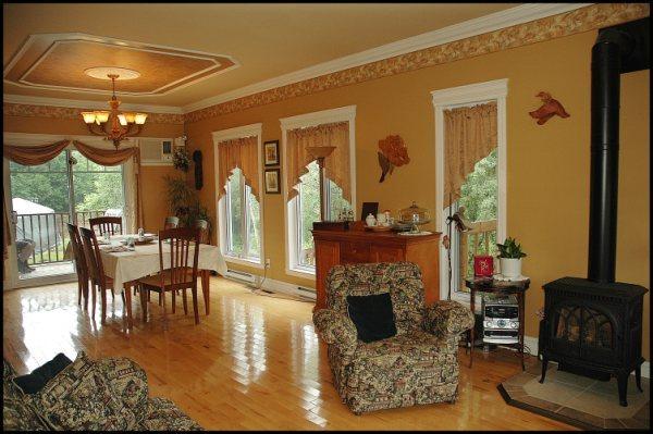 تختخواب و صبحانه Au Nidaigle