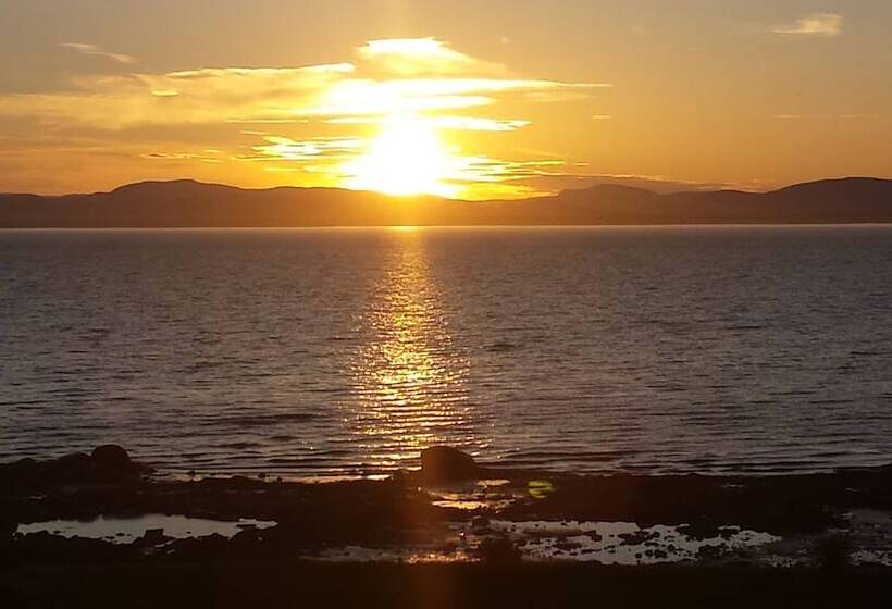 Aamiaismajoitus (B&B) Gite Chute Couette Cafe