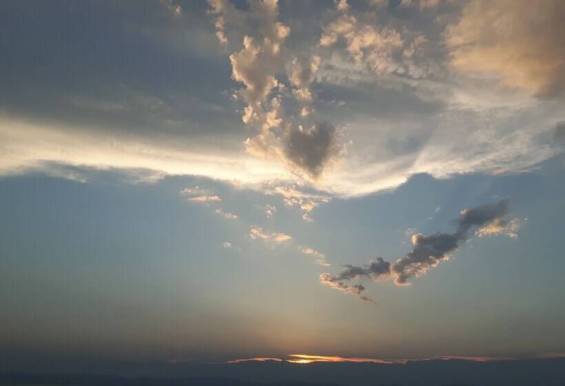 Aamiaismajoitus (B&B) Gite Chute Couette Cafe