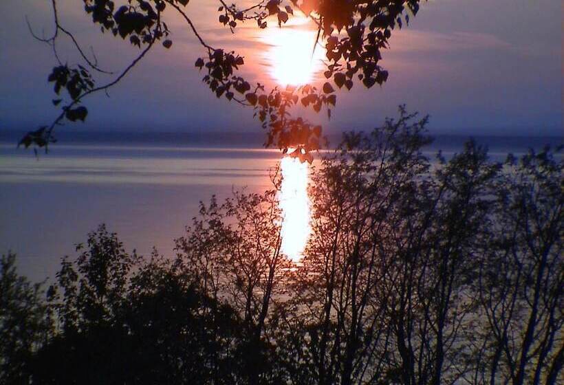 Aamiaismajoitus (B&B) Gite Chute Couette Cafe