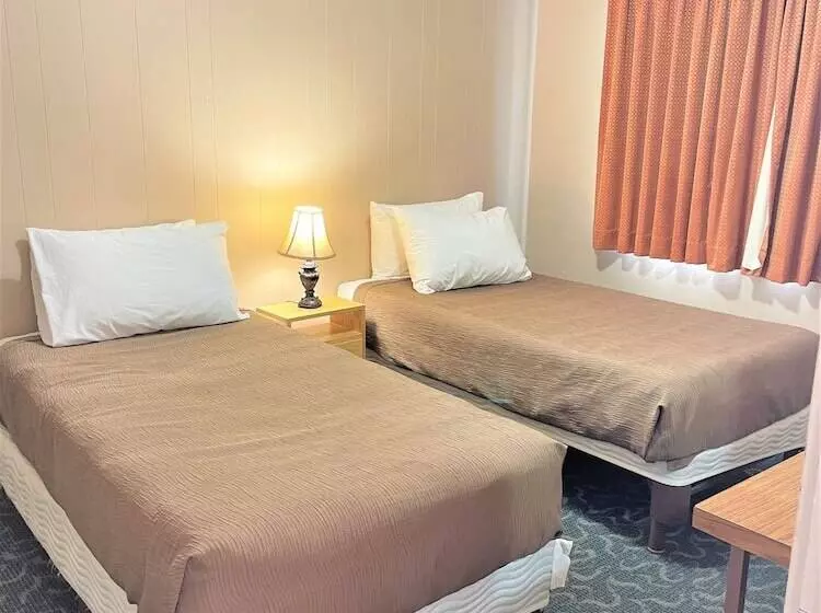 Bowmont Motel