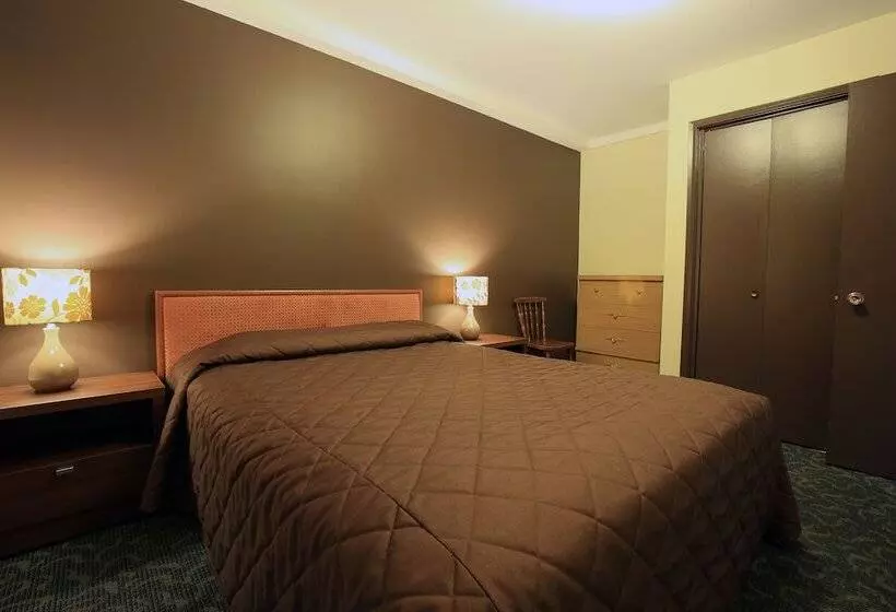 Bowmont Motel