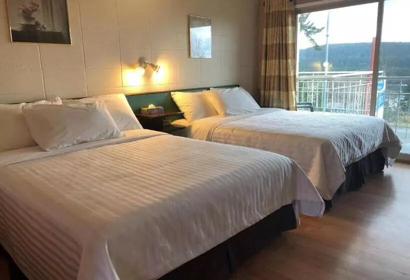 Holiday House Motel