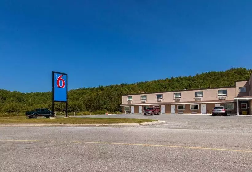 Motel 6sudbury, On
