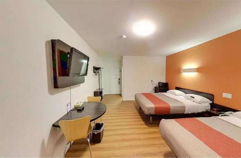 Motel 6sudbury, On