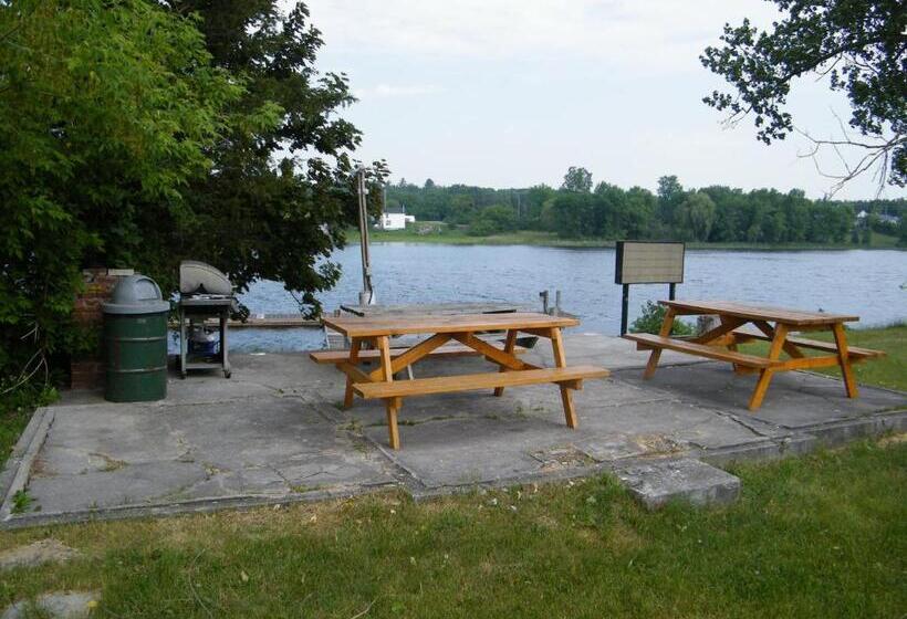 Мотель Campbellford River Inn