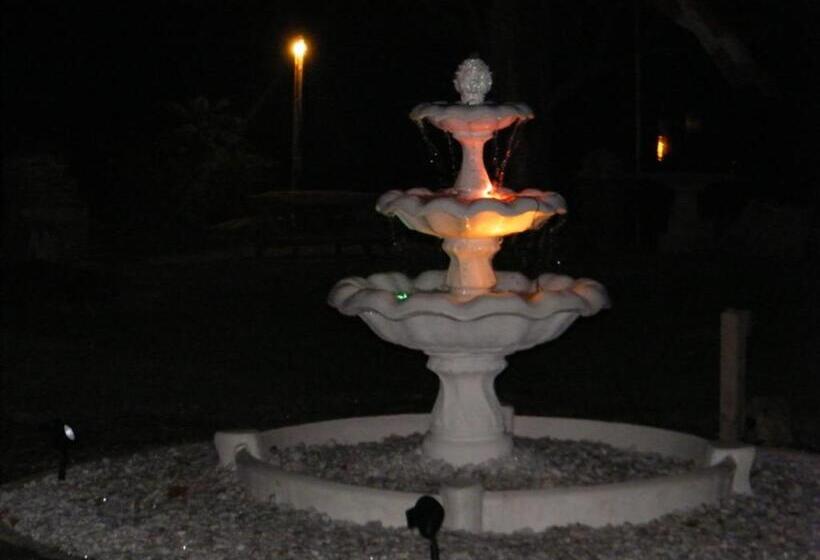 Мотель Campbellford River Inn