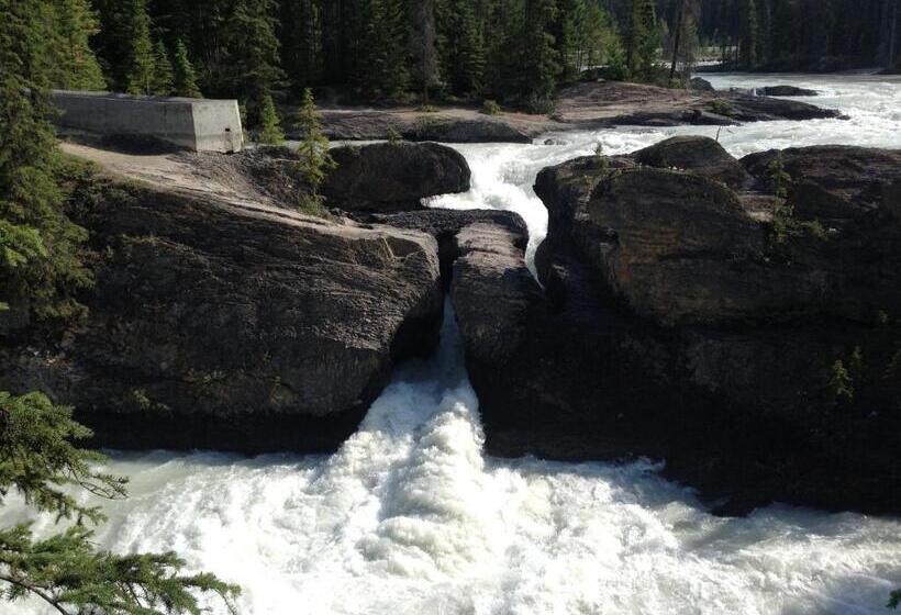 汽车旅馆 Canadian Rockies Inn Adults Only