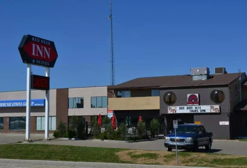 モーテル Red Deer Inn & Suites
