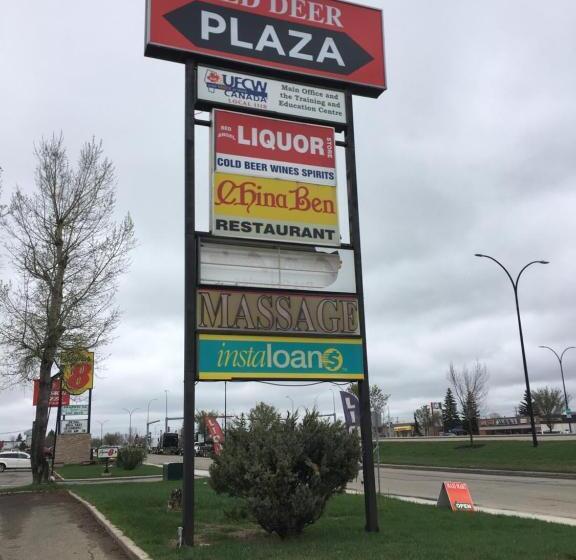 Motel Red Deer Inn & Suites