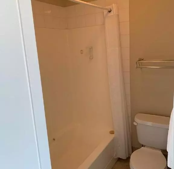 モーテル Red Deer Inn & Suites