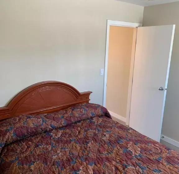 モーテル Red Deer Inn & Suites