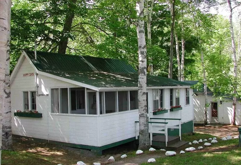 リゾートホテル Birch Cliff Lodge On Baptiste Lake