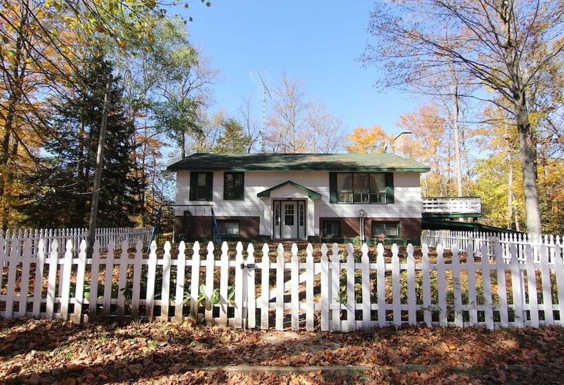 Resort Birch Cliff Lodge On Baptiste Lake