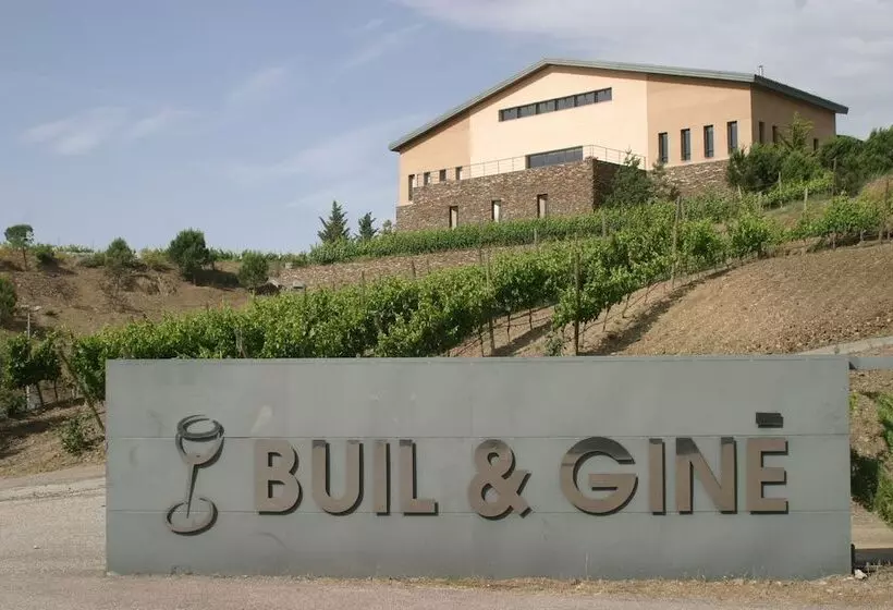 هتل Buil & Gine Wine