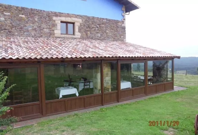 هتل Casona Los Gamonales