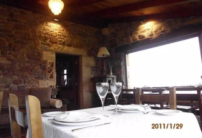 هتل Casona Los Gamonales