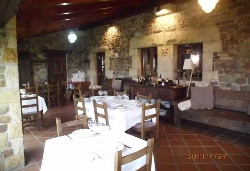 هتل Casona Los Gamonales