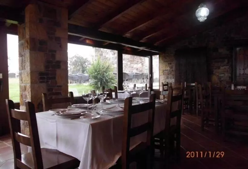 هتل Casona Los Gamonales