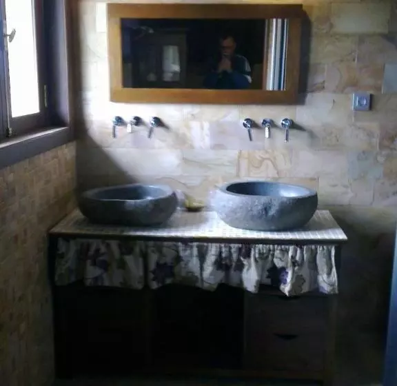 هتل Casona Los Gamonales