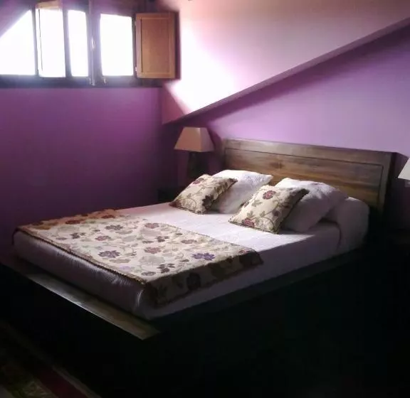هتل Casona Los Gamonales