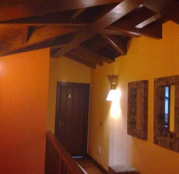 هتل Casona Los Gamonales