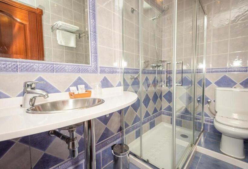 فندق Castillo De Gauzón