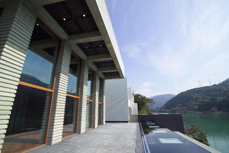 בית מלון כפרי River Retreat Garaku