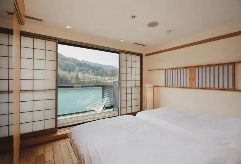 Hotelli River Retreat Garaku