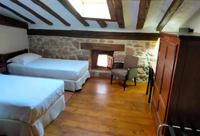 فندق Rural Latorrien De Ane